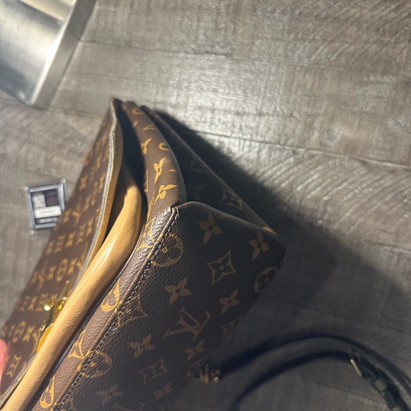 Louis Vuitton Monogram Marignan Leather Handbag - Picture 11 of 15